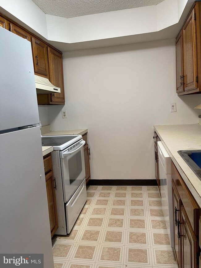 Building Photo - 1606 Aspen Dr