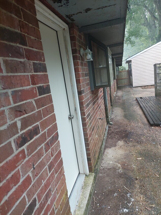 Back Entrance - 10625 Florida Blvd