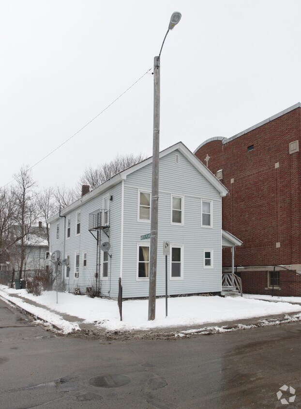 37 Melville St, Pittsfield, MA 01201 Apartments in Pittsfield, MA