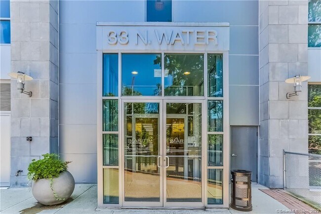Building Photo - 33 N Water St