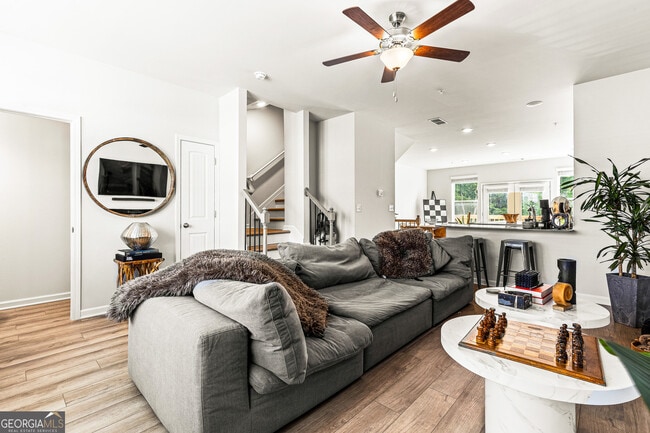 Building Photo - 170 Wallace St