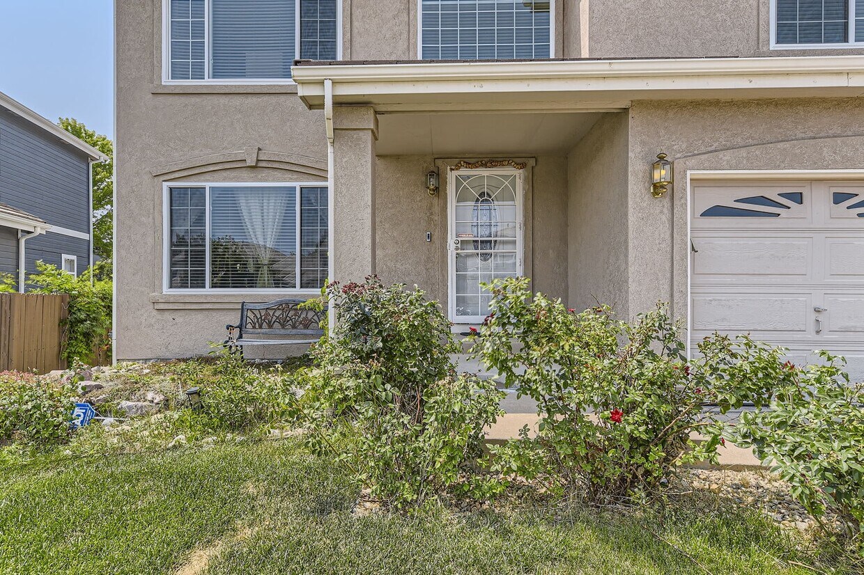 Foto principal - 10145 Fawnbrook Ln