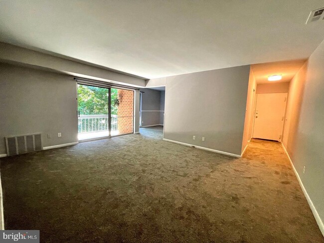 Building Photo - 222 Echelon Rd