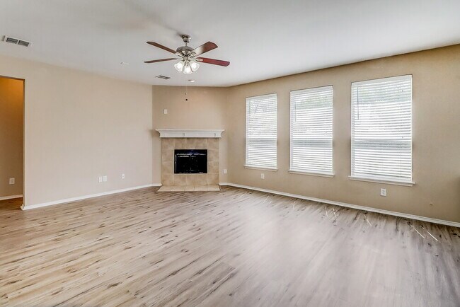 Building Photo - 1015 Shenandoah Way