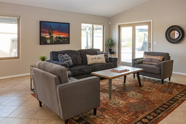 Foto del edificio - 1541 E Peregrine Trail