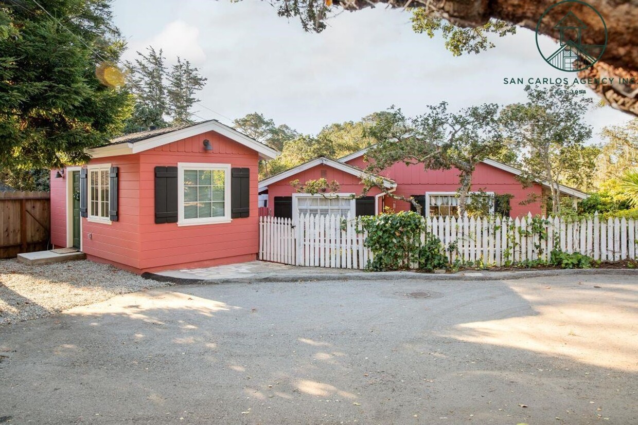 Primary Photo - Charming Three Bedroom + Bonus Carmel-by-t...