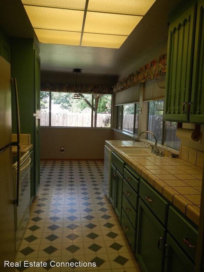 Foto del edificio - 3 br, 2 bath House - 1683 Zinnia Lane