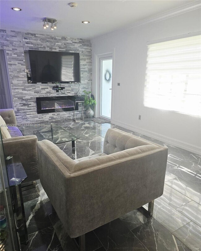 Foto del edificio - 675 E 31st St