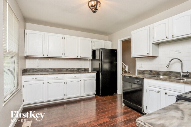 Building Photo - 6 Van Crest Ln