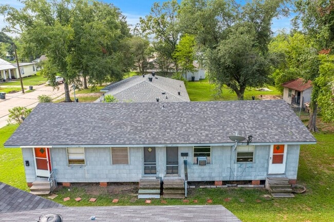 Foto del edificio - 2412 Elm St