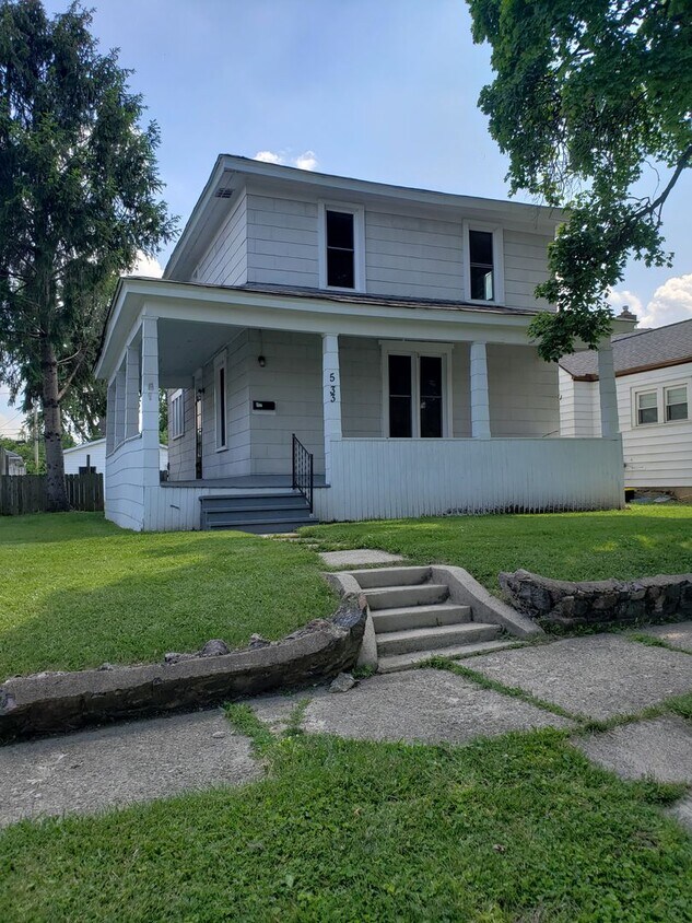 Primary Photo - 3 BR Near Fort Wayne Children's Zoo