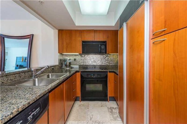 Building Photo - 1500 Ocean Dr
