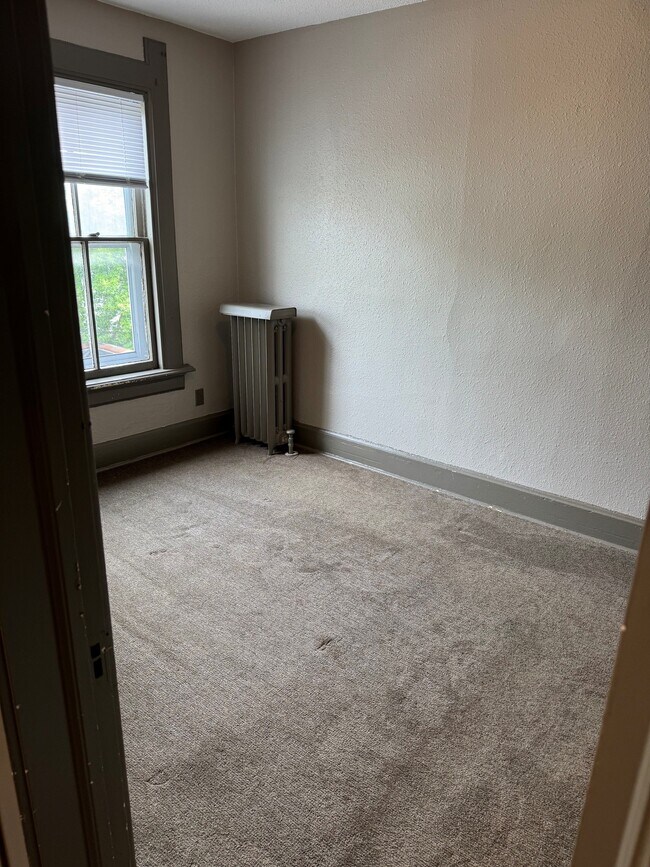 Habitación - Foto 2 - 1658 N Van Buren St