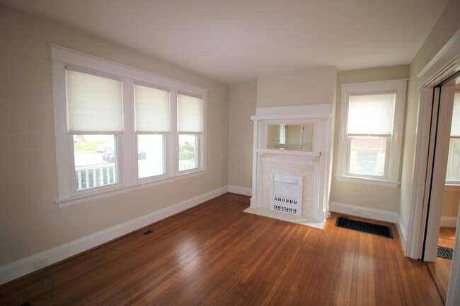 Building Photo - 2853 Observatory Ave