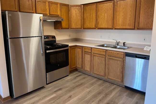 Stainless Kitchen Appliances* - Eagles Ridge Apartments