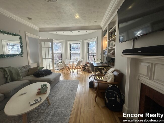 Building Photo - 439 Marlborough St