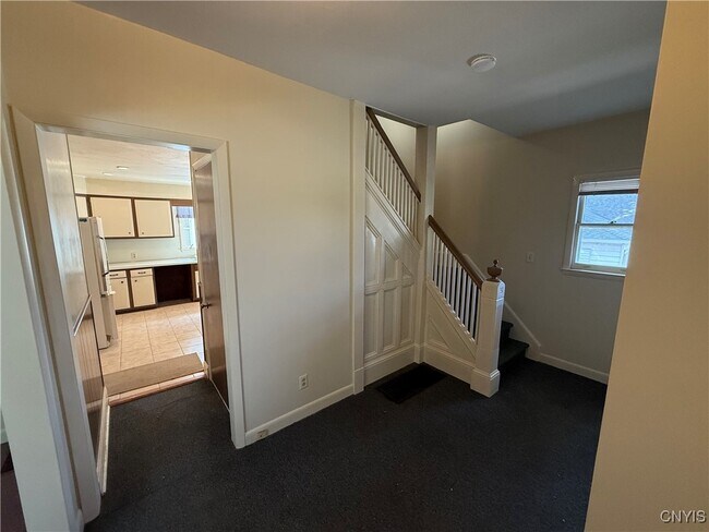 Building Photo - 4 Pleasant St