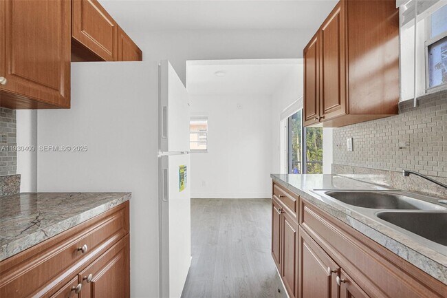 Foto del edificio - 8295 NE Miami Ct