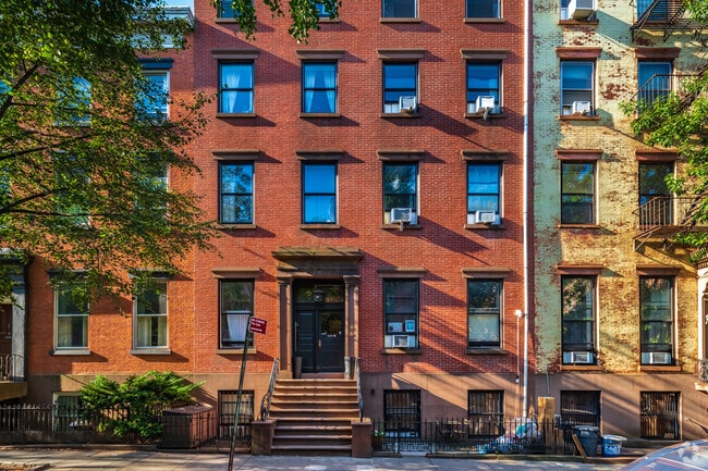 Building Photo - 90 State St