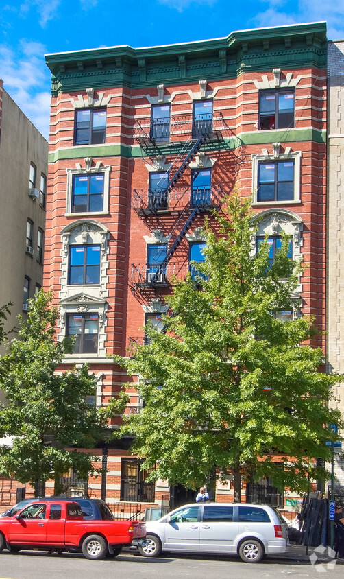 Primary Photo - 307 Pleasant Ave