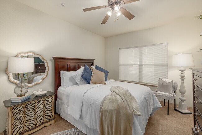 Apartamento Custom Deluxe III de 1 dormitorio y 1 baño - 665 pies cuadrados - Dormitorio - The Links at Eagle Hill