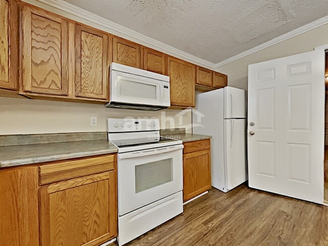 Foto del edificio - 8026 Meadowview Ln