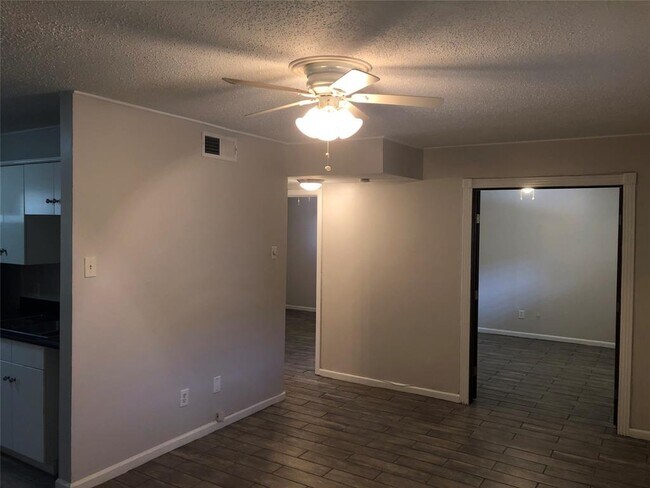 Building Photo - 1502 Heights Blvd