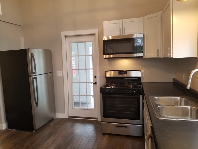 Building Photo - 307 South St