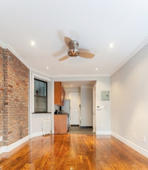 Foto del edificio - 380 E 10th St