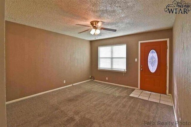Foto del edificio - 1426 Harris Ln