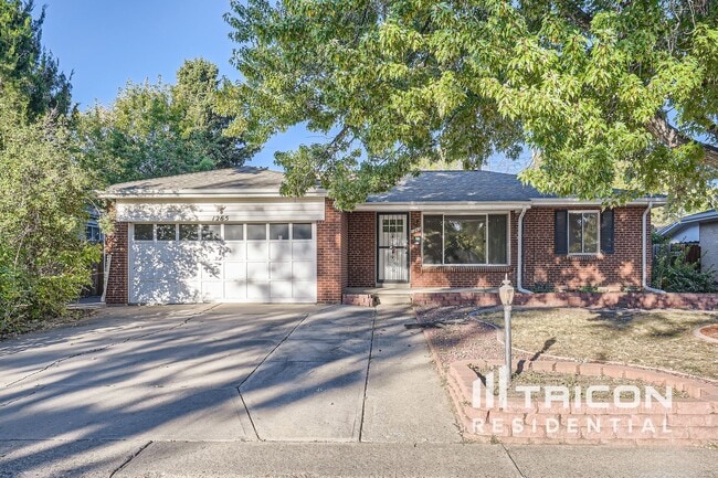 Building Photo - 1265 S Fenton St