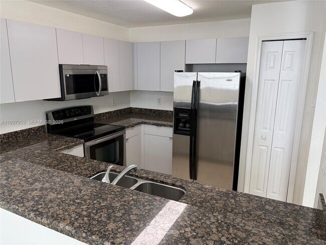 Foto del edificio - 10901 NW 83rd St