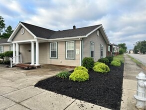 Building Photo - 721 N 7th St