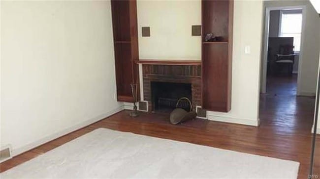 Building Photo - 4 Overbrook Crescent