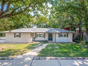 Building Photo - 1108 Wade Dr