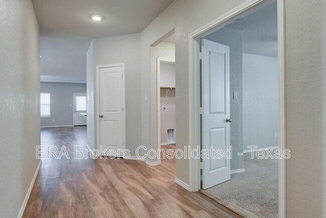 Foto del edificio - 6039 Akin Quay