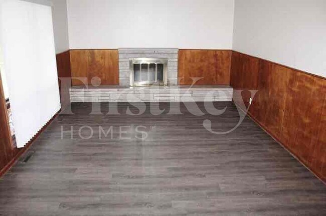 Foto del edificio - 5750 Wallingwood Dr