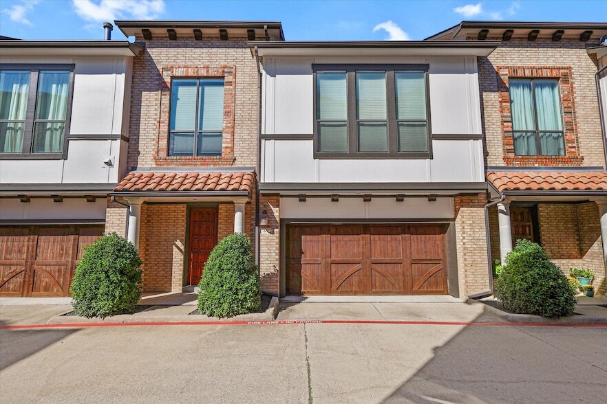 Foto principal - 13900 Noel Rd