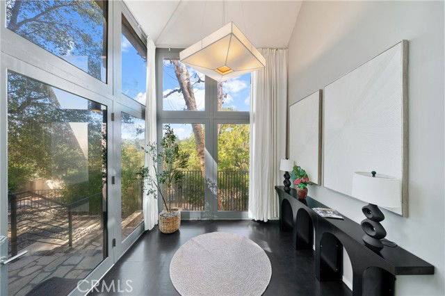 Foto del edificio - 9653 Oak Pass Rd