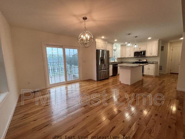 Building Photo - 23 Quakertown Mdws