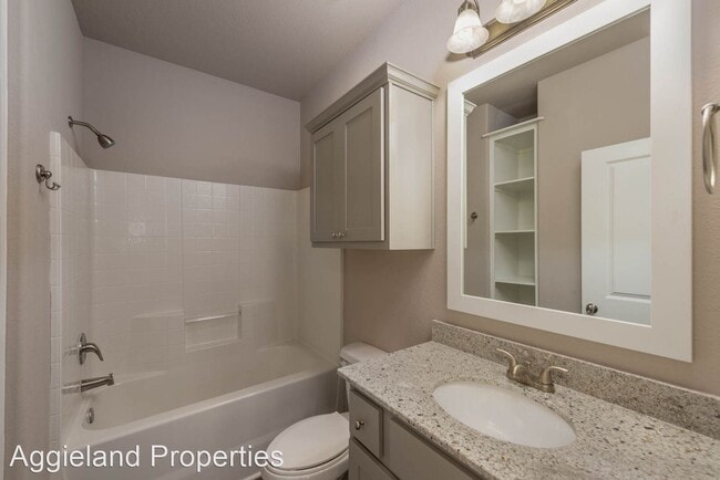 Building Photo - 5 br, 5.5 bath House - 3420 Papa Bear