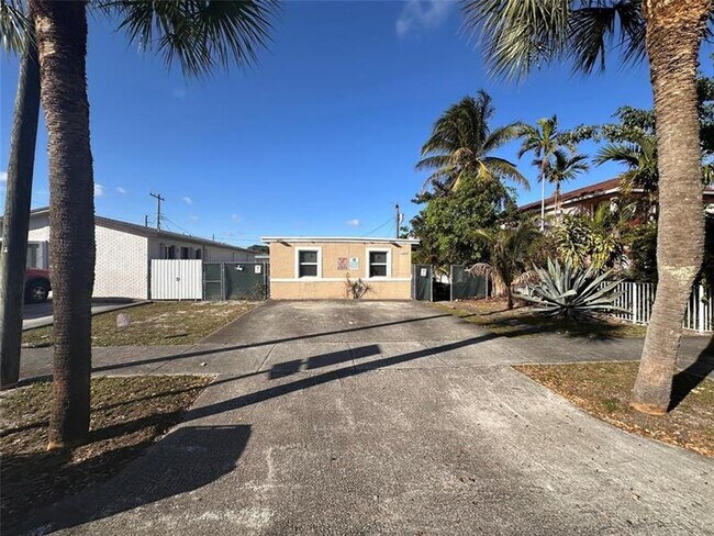 Foto del edificio - 728 SW 6th St