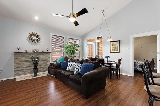 Building Photo - 2045 Erving Cir
