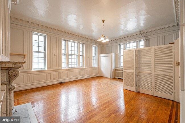 Building Photo - 229 S 22nd St