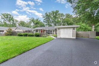 Building Photo - 7737 Schelhorn Rd