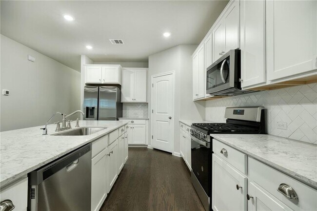 Building Photo - 2701 Danbury Ln