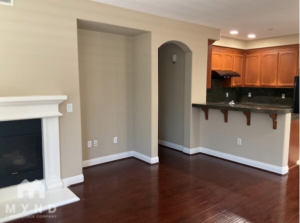 Foto del edificio - 49170 Aster Terrace