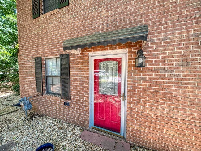 Building Photo - 2251 Salt Springs Pl