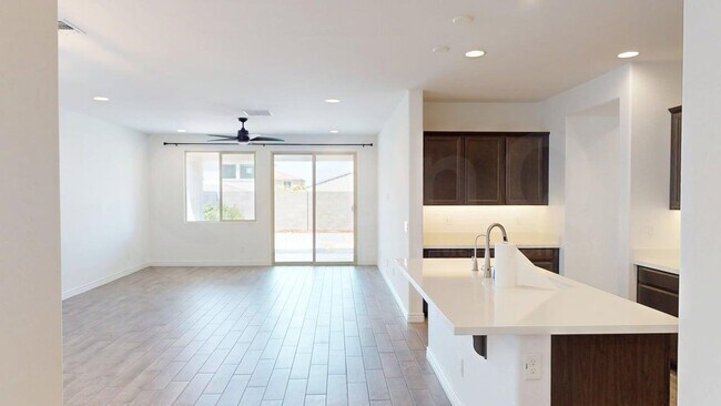 Foto del edificio - 12846 W Lawrence Rd
