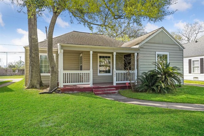 Building Photo - 4502 Rockwood Dr